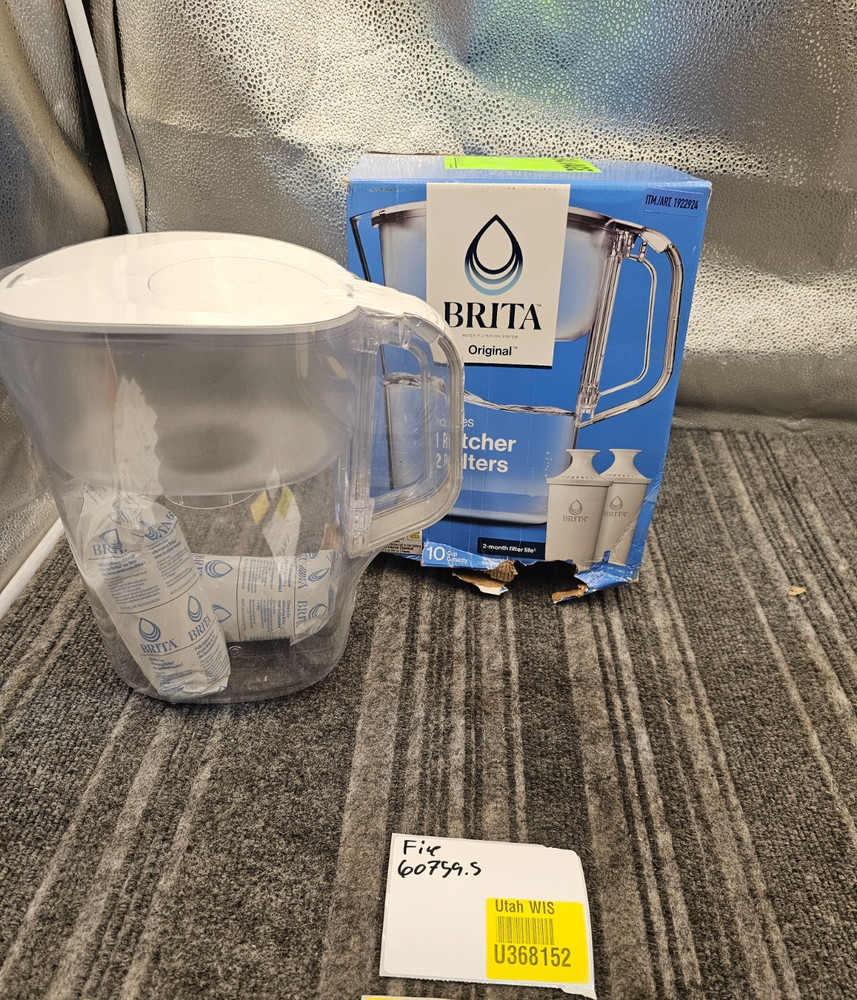 BRITA 1922924 Champlain 10-Cup Water Filter Pitcher + 2 Filters
