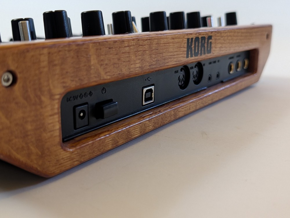 KORG Monologue Mono 25 Key 16 Step Sequencer Synth - WITH DECKSAVER! - CLEAN!