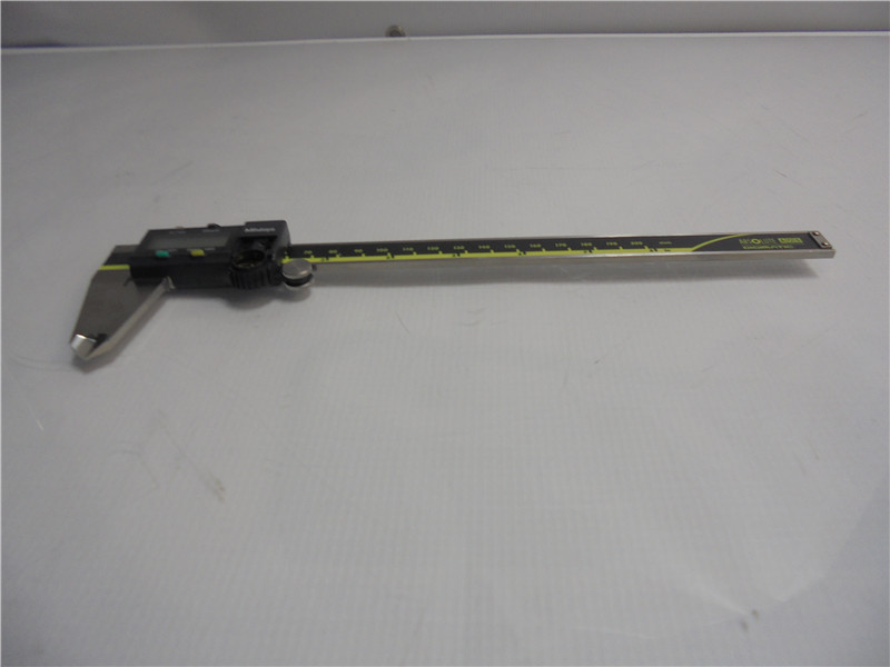 Mitutoyo CD 8 AX Digital Caliper 8 Inch Precision Measuring Tool Tested