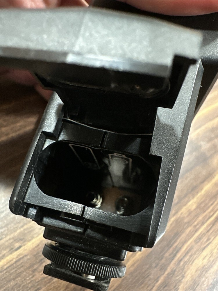 Focal DA-200S-M Auto Electronic Camera Flash