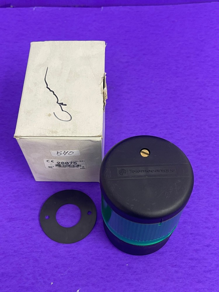 New Telemecanique XVAL331 Beacon Stack Light Module Green