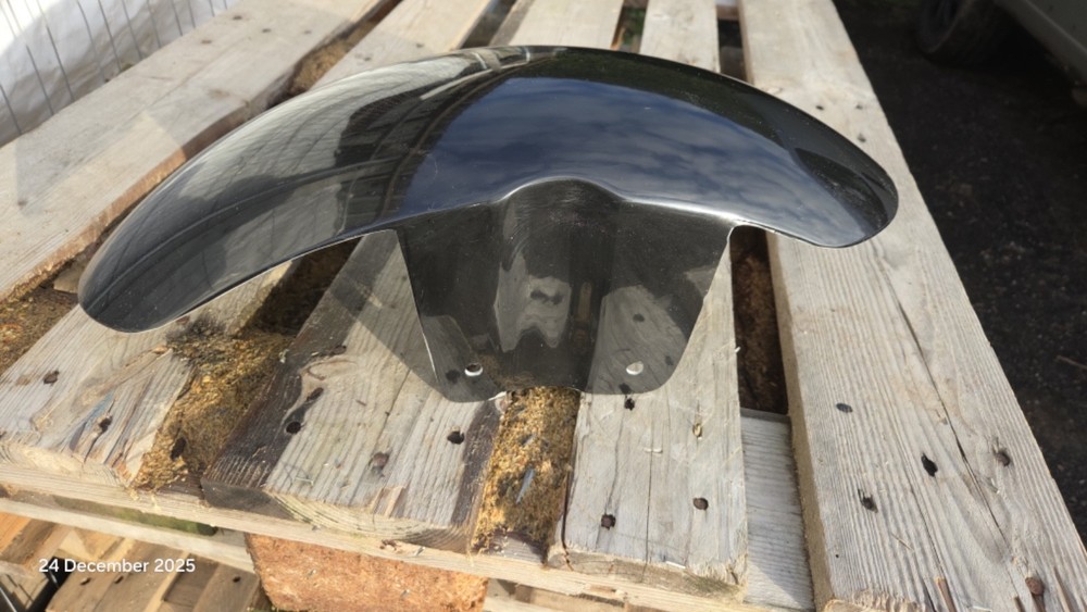 TRIUMPH ROCKET 3 SHORT FIBREGLASS FRONT MUDGUARD ROCKET 111