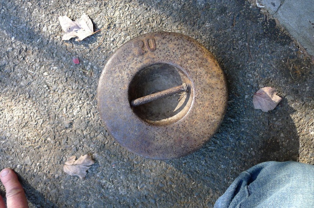 ANTIQUE 20 LB CAST IRON HORSE TETHER WEIGHT