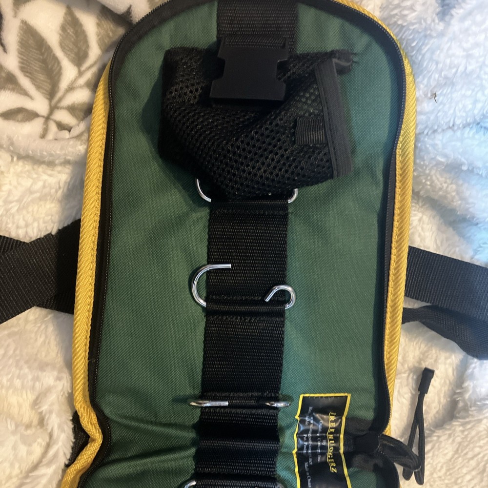 Tree Huggerz Hanging Organizer 2 Pouches 6 Hooks Outdoors Camping Camp Site Tool