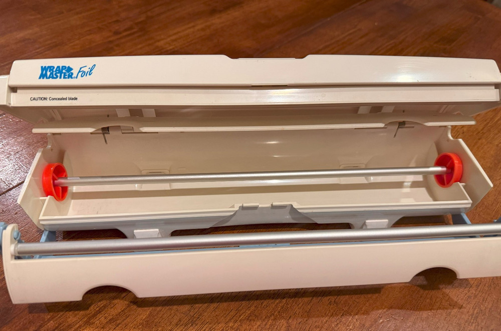 Wrapmaster Foil Wrap Dispenser Model 1500 White Concealed Blade Tested