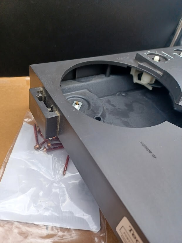 Technics SL-1900 . Original Box with Cabinet / Body