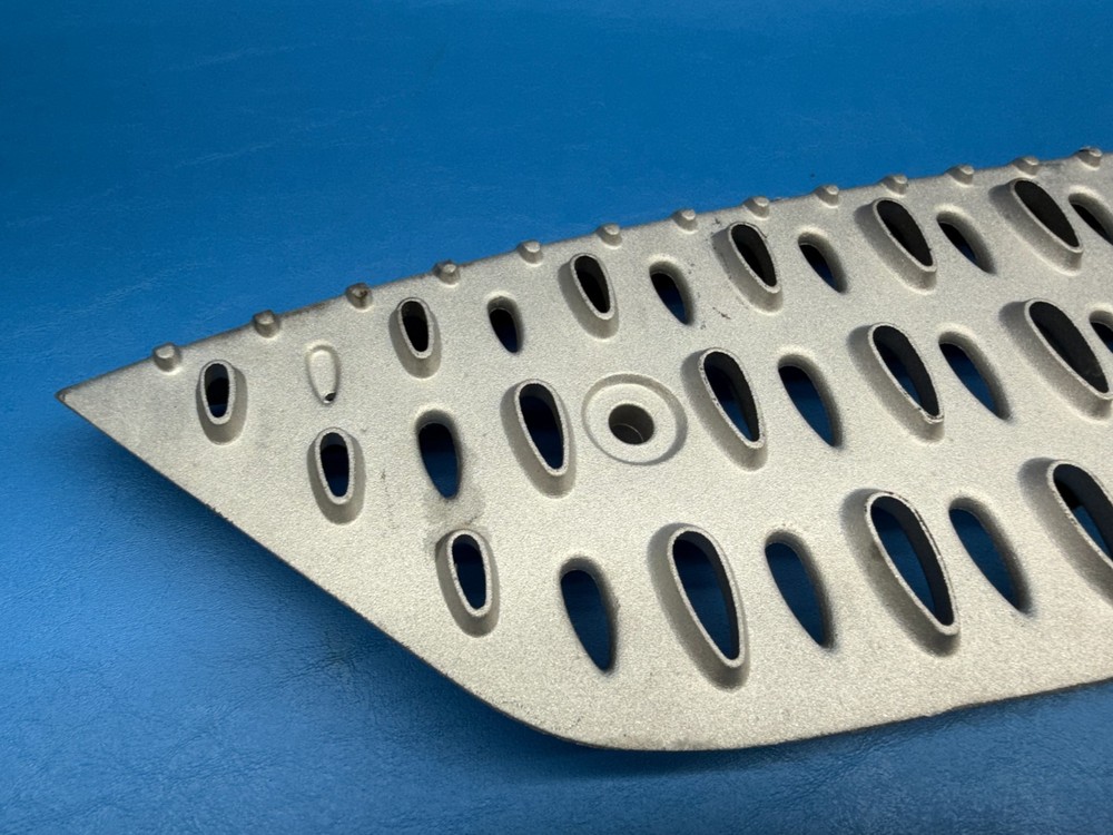 Genuine Paccar A82-6000 Cab Access Fairing Step Assembly