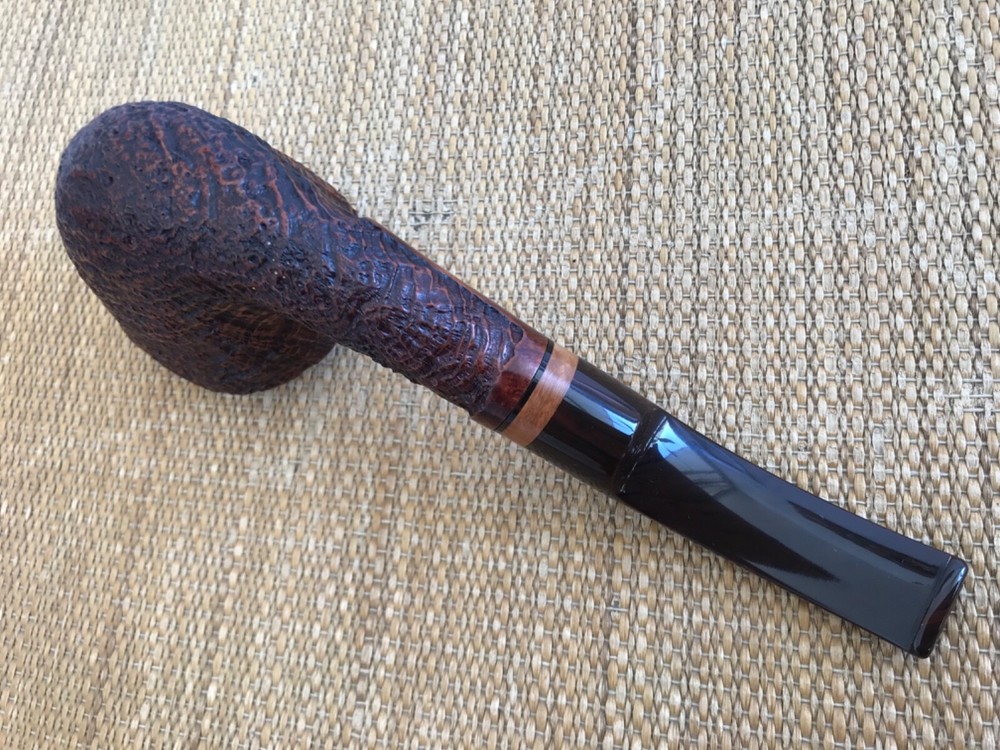 GIANT! VOLKAN COLLECTION, DEEP BLASTED FREEHAND PIPE, PFEIFE.
