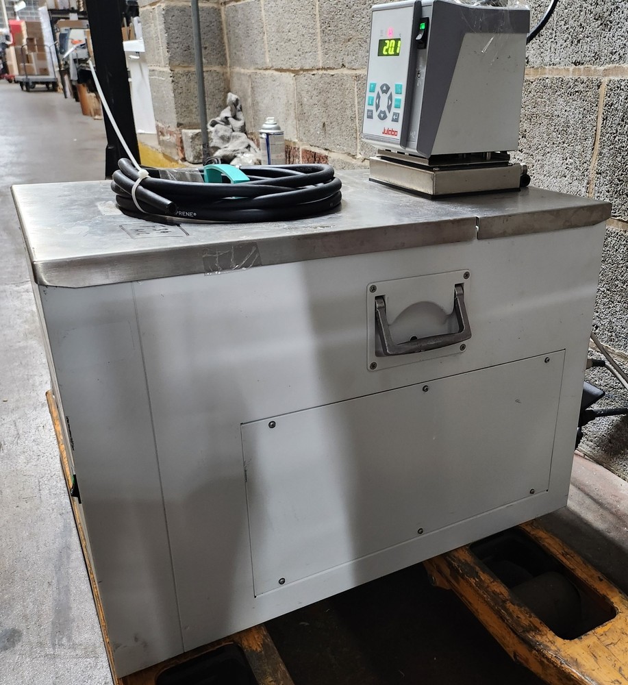 Julabo F34 w/ MC Controller Heating/Refrigerated Circulator Water Bath (As-Is)