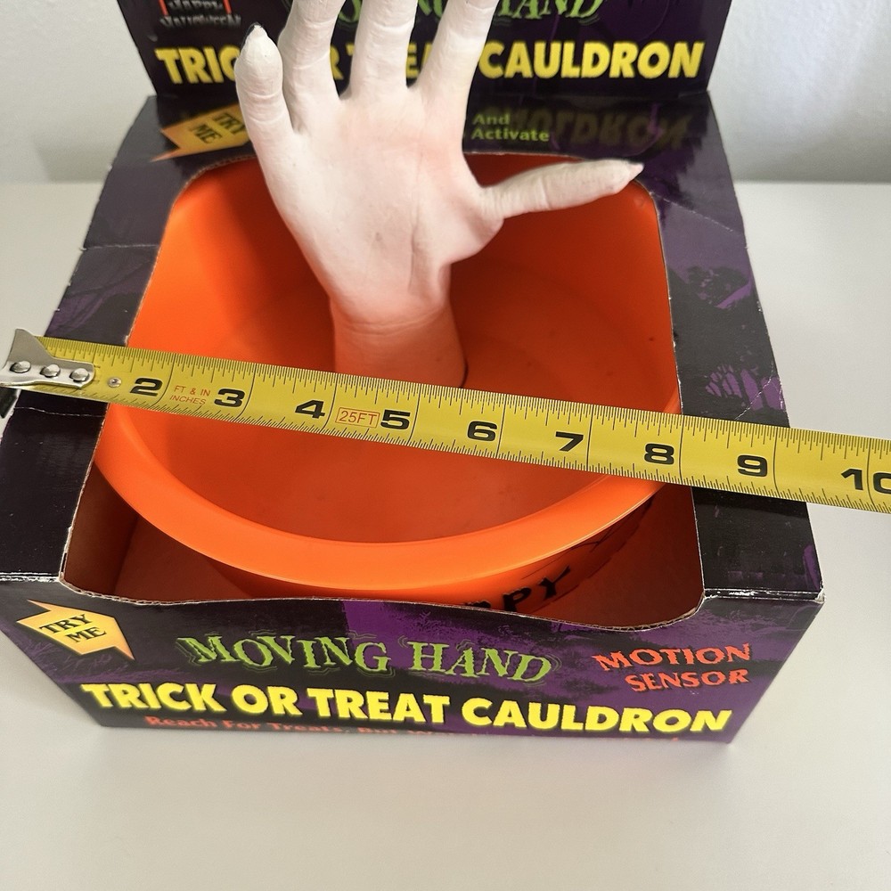 READ! Motion Activated Talking Halloween CANDY BOWL CAULDRON Hand Does Not Work!