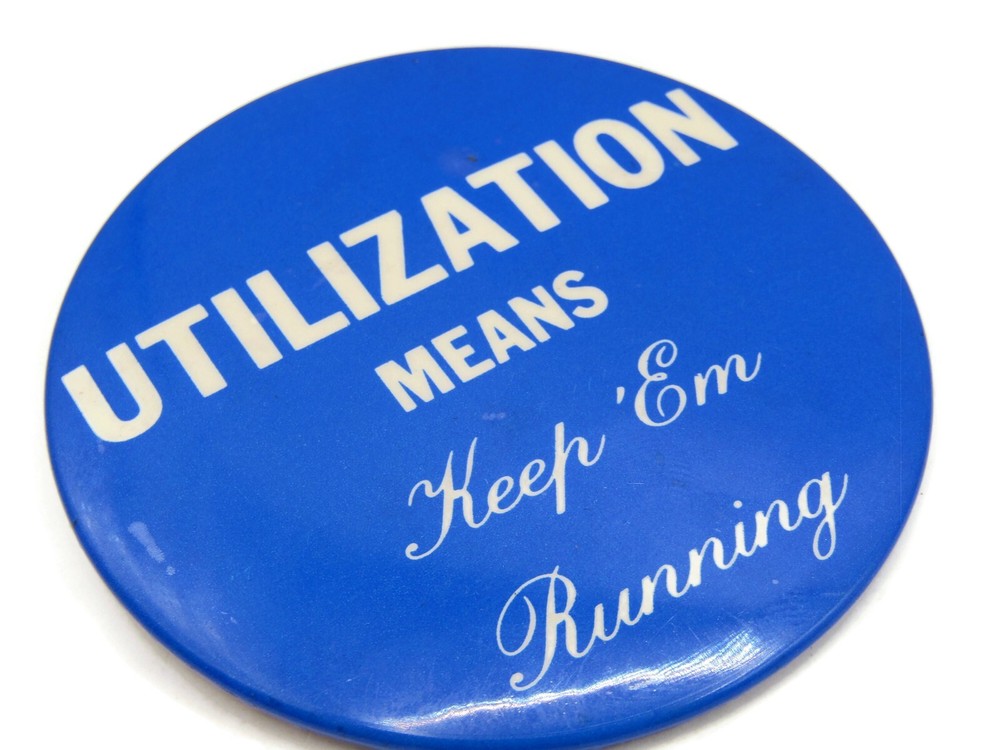 Vintage "Keep 'Em Running" Pinback Button WWII Era Industrial Utilization Slogan