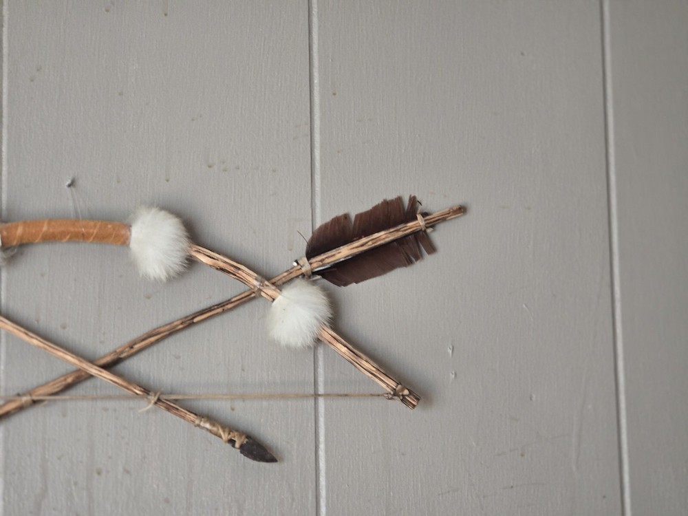 Vtg authentic Native Peace Bow & Crossed Arrows