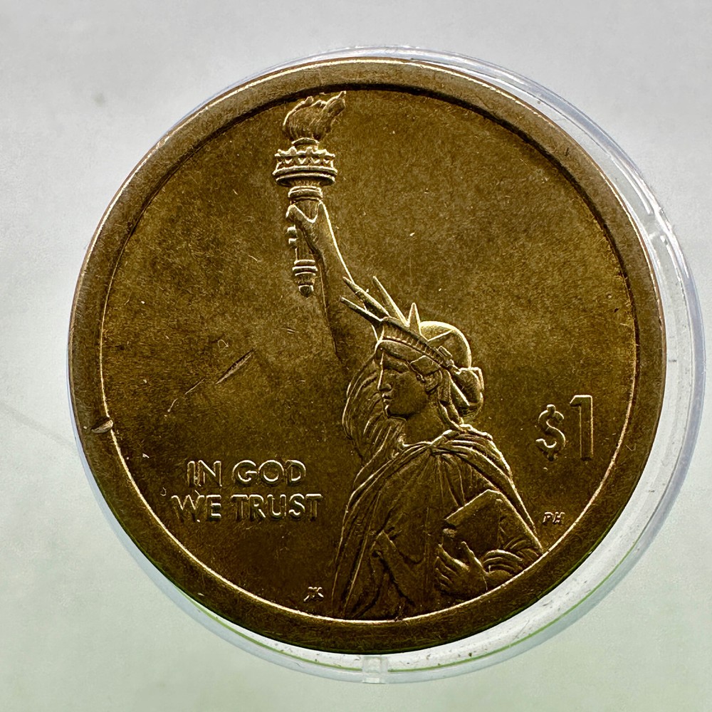2018 P Innovation Golden Dollar Very Fine + condition