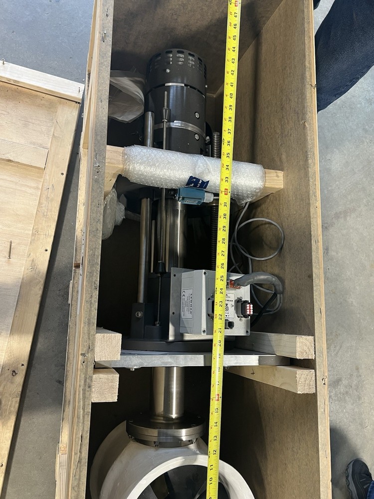 Lewmar Vertical Retracting Bow Thruster
