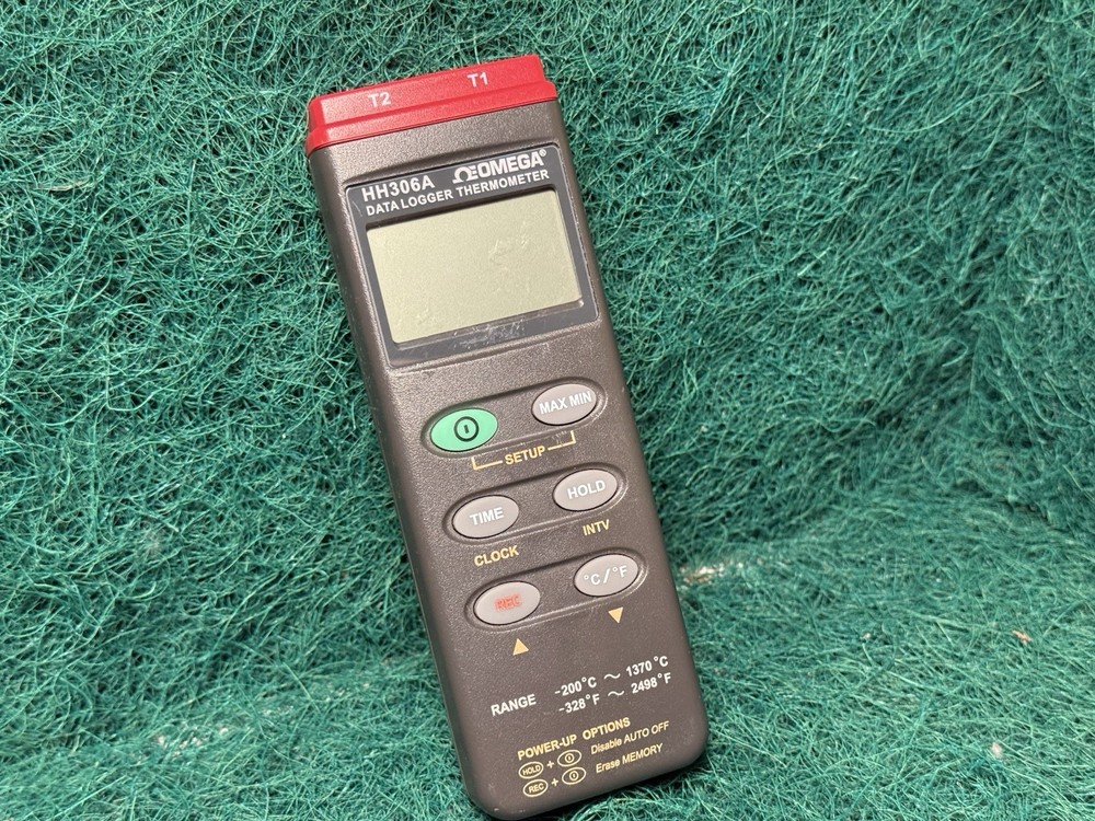 OMEGA HH306A DATA LOGGER THERMOMETER
