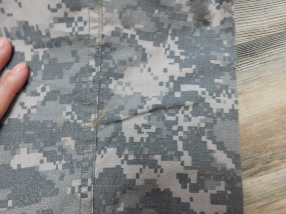 US ARMY FLAME RESISTANT ACU PANTS SIZE MEDIUM - REGULAR