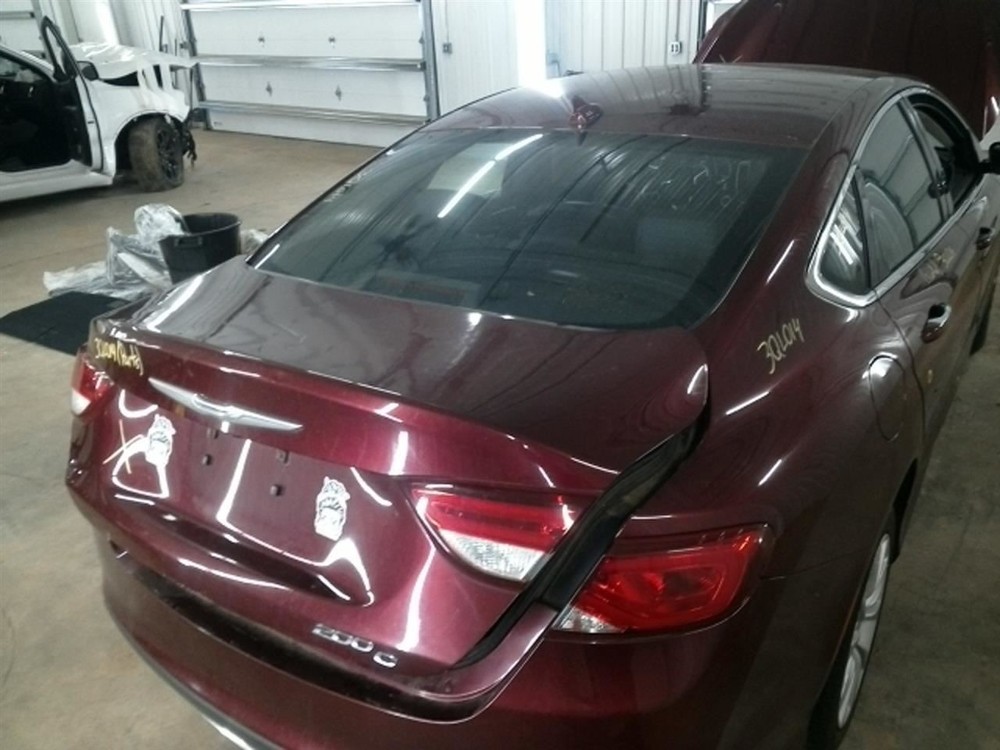 200 2015 High Mounted Stop Light 104753328