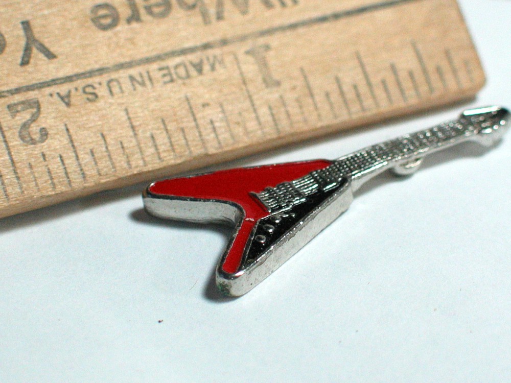 Guitar Pin , V Guitar Lapel Pin (Red) *