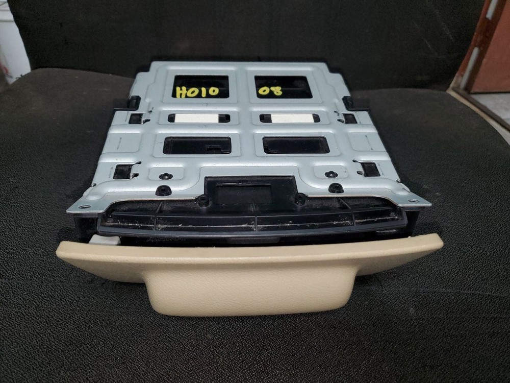 ODYSSEY 2008 DASH MOUNTED CUPHOLDER TAN