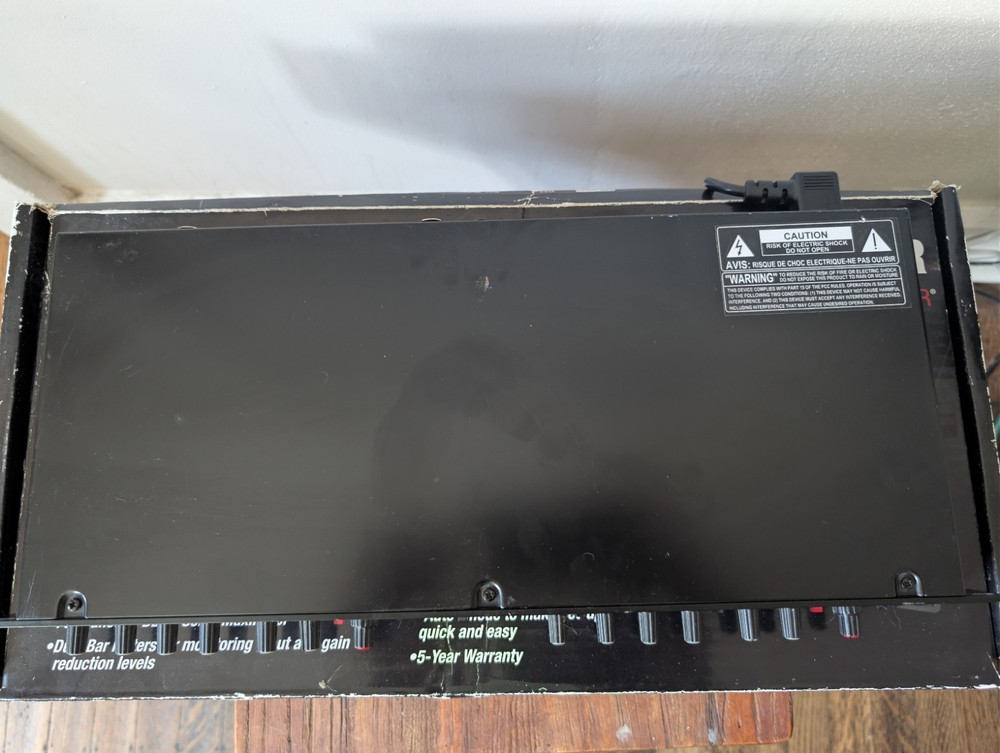 BBE MaxCom Dual Channel Compressor/Limiter/Gate with Sonic Maximizer, 1U Rack