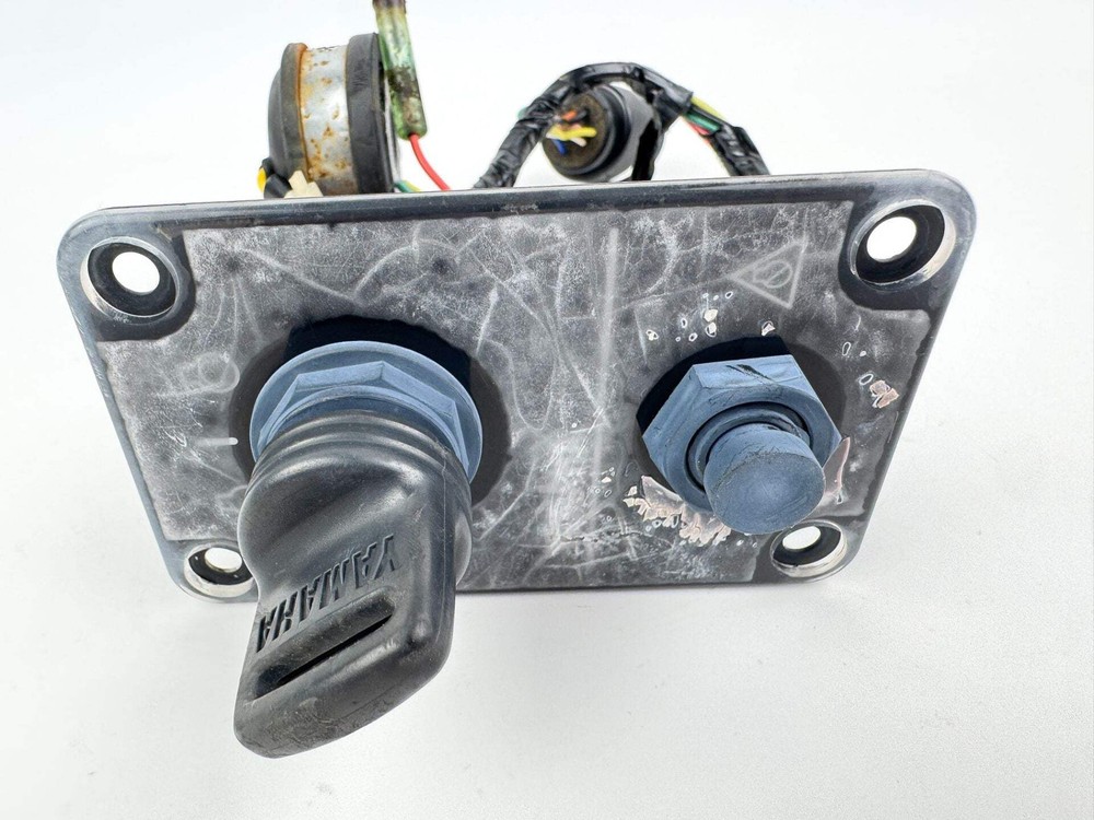 Yamaha Outboard Single Engine Key Switch & Key