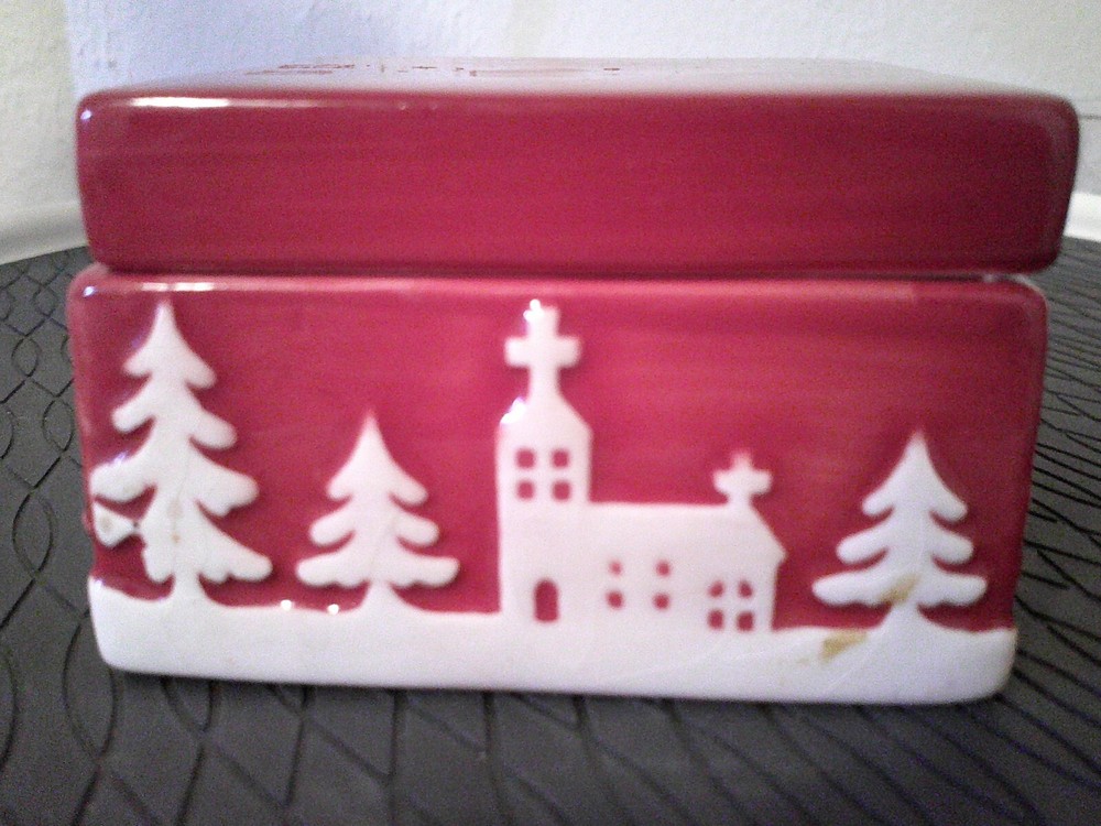 Christmas Themed Ceramic Keepsake/Trinket Box