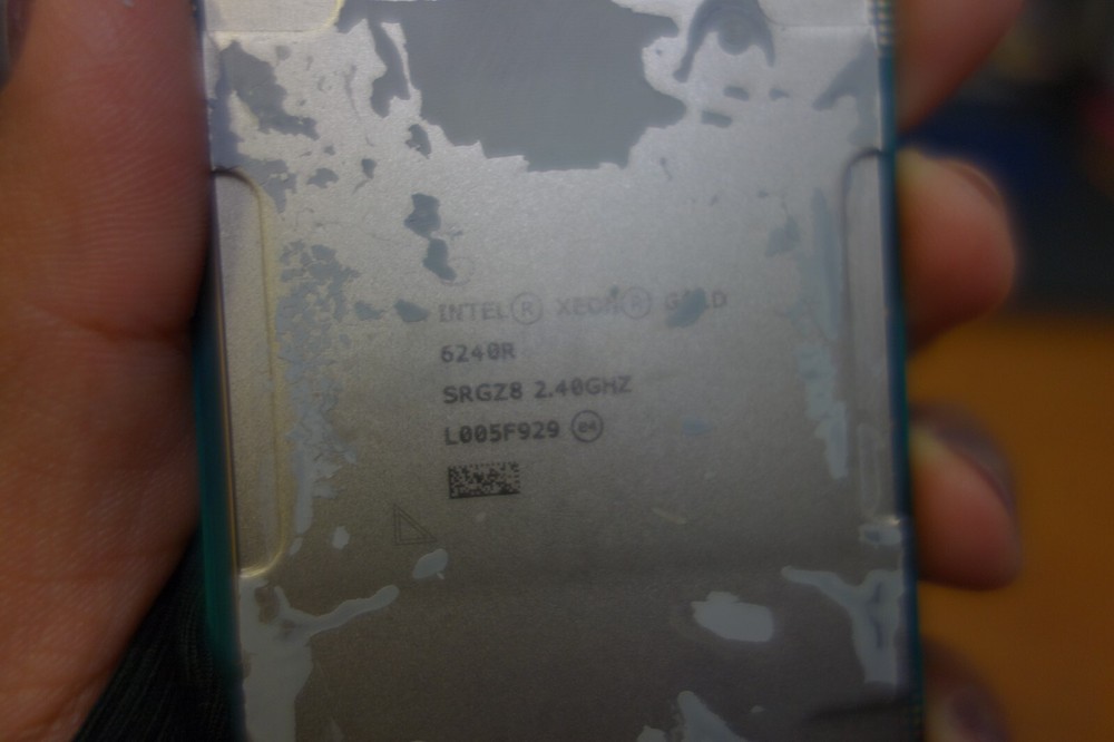INTEL XEON GOLD 6240R SRGZ8 2.40 GHz 24-Core CPU Processor