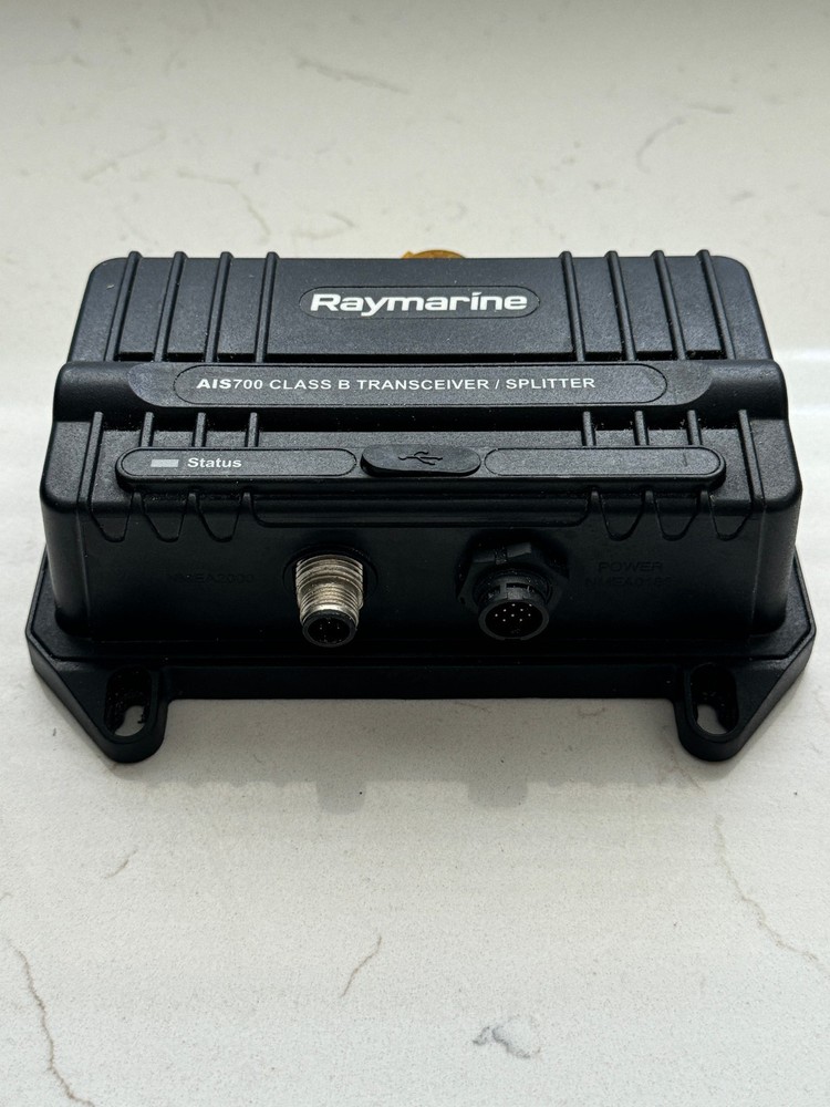 Raymarine AIS700 Class B Transceiver with Splitter #E70476