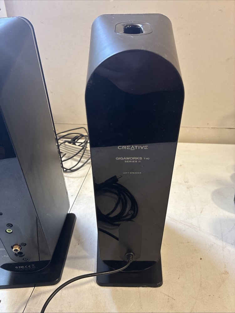 Creative GigaWorks T40 Series II 2.0 Multimedia Speaker System Used Untested!