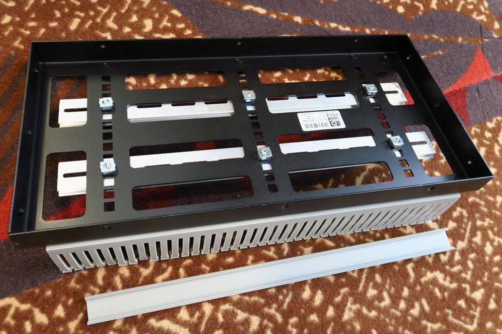 RUGGED MICRO 10U RACKMOUNT 4 RAILS DIN RACK MOUNT PANEL RCB1138 NEW NOS