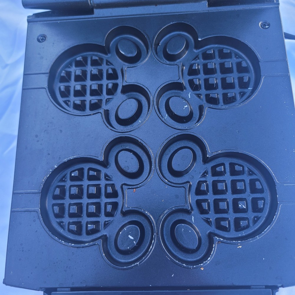 Disney Mickey Mouse Waffle Maker ~ Makes 4 ~ DCM-4 Tested Working