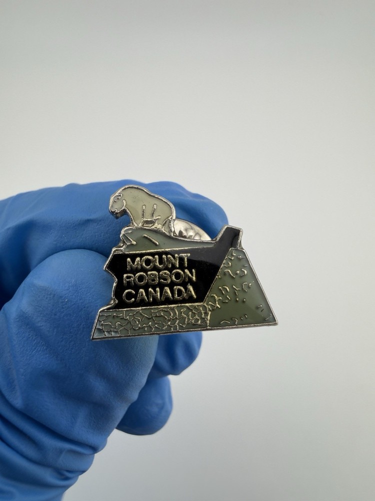 MOUNT ROBSON CANADA TRAVEL PIN