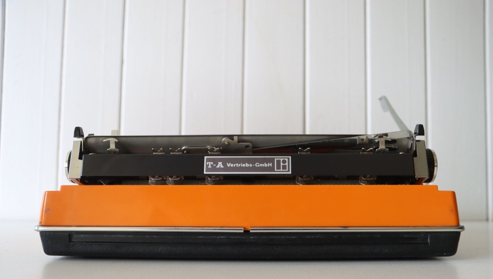 Contessa TYPEWRITER - Bright Orange - Excellent Working Condition!
