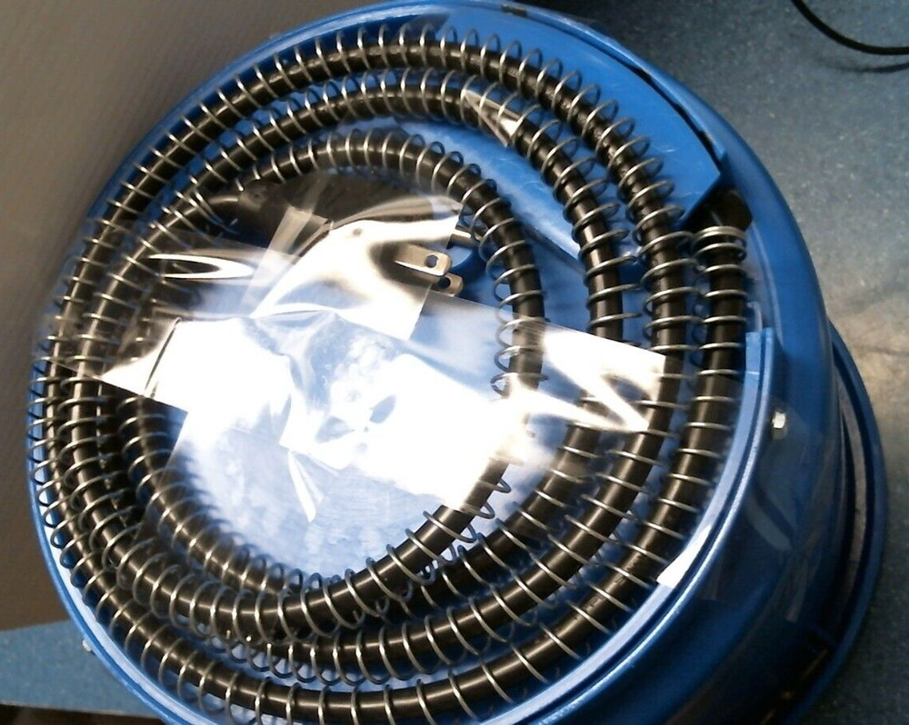 API Heated Plastic Bucket 9 Quart, Blue ***CRACKED*** (9HB) FS