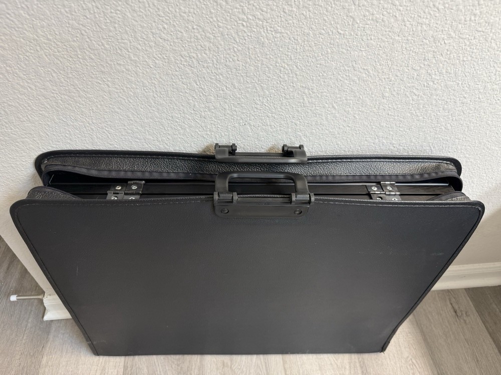 Apollo Exhibition Systems Tabletop Hook & Loop Exhibit Display Board W/case