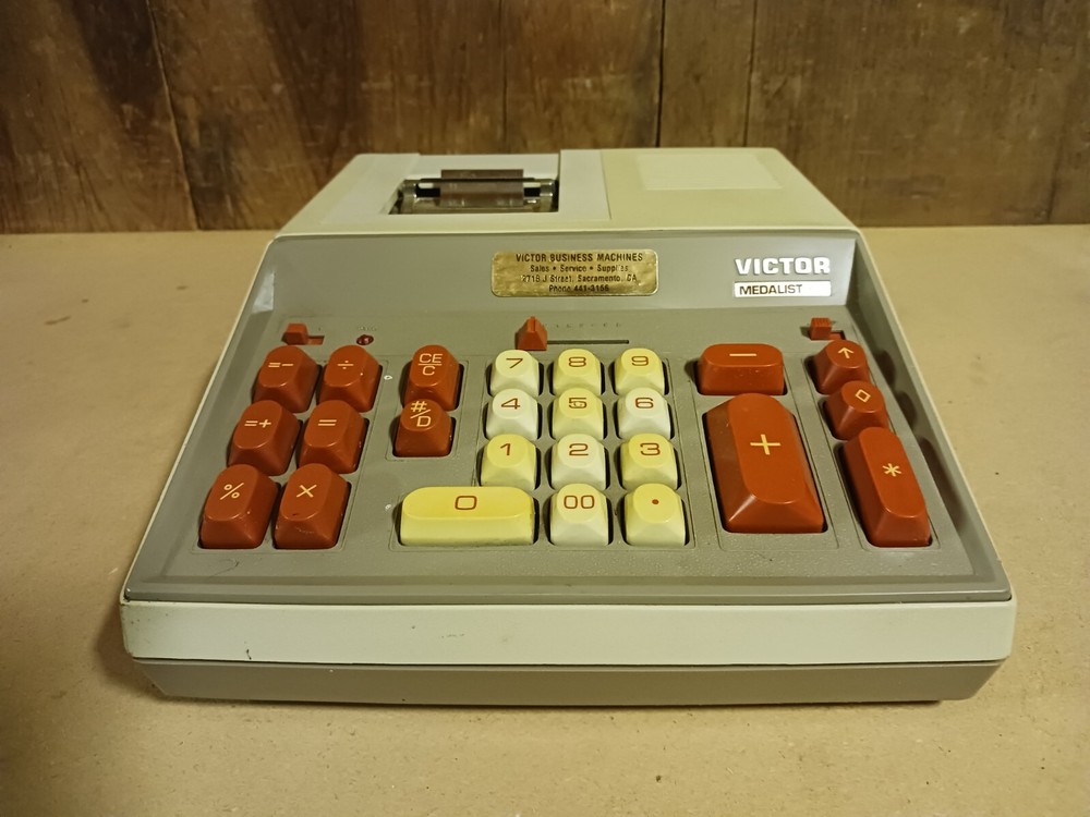 Victor Comptometer Corporation Medalist 306 4-function Printing Calculator