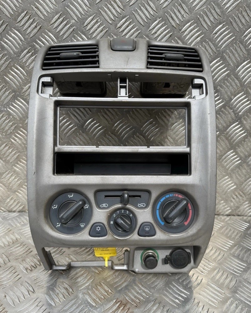 Isuzu Rodeo Center Console Climate Control Dashboard Silver