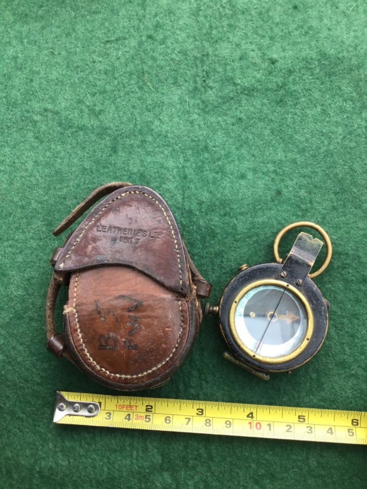 Vintage WW1 working compass dated 1917 in leather case also dated 1917