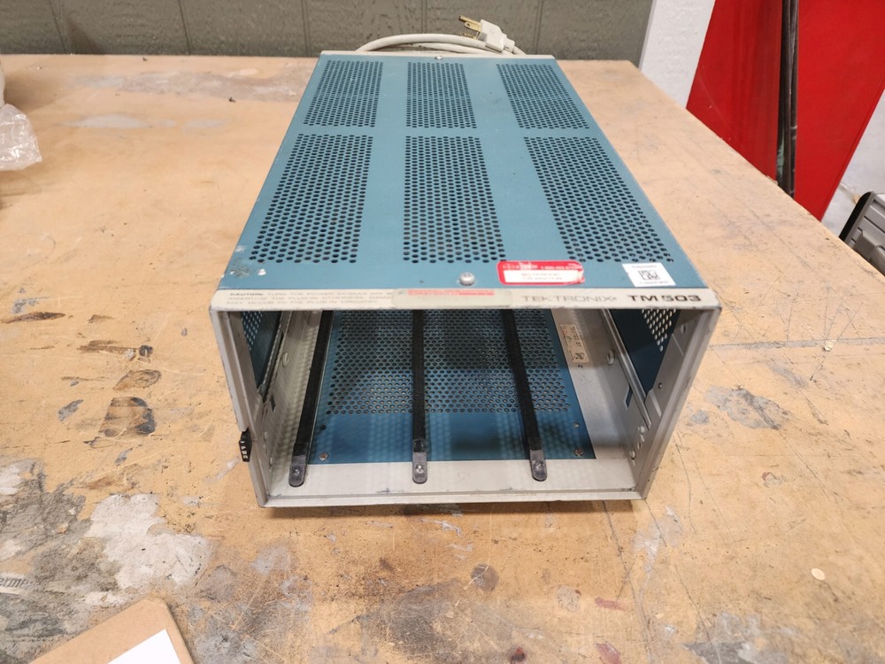 Tektronix TM503 Mainframe Unit A