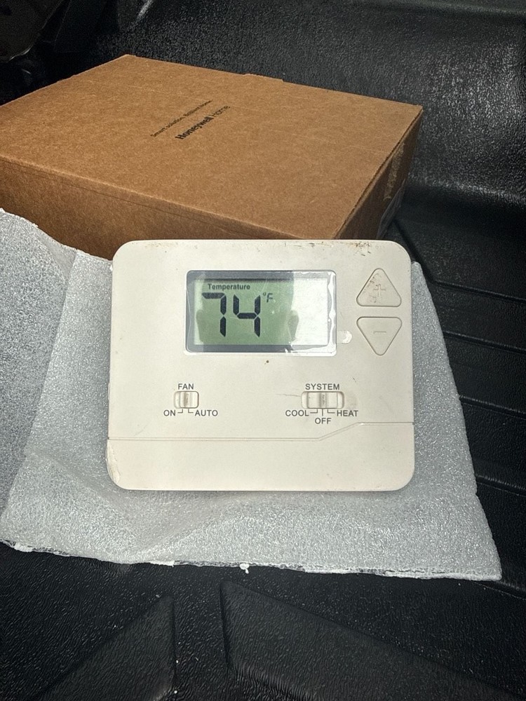 Honeywell Home 701 Digital Non-Programmable White Thermostat