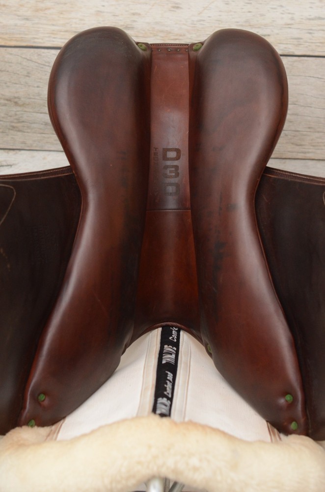 Stunning 2015 17.5" Devoucoux Biarritz saddle for sale!
