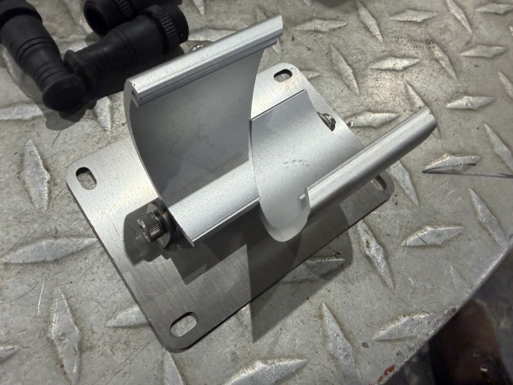 6 Mounting Bracket & Accessories