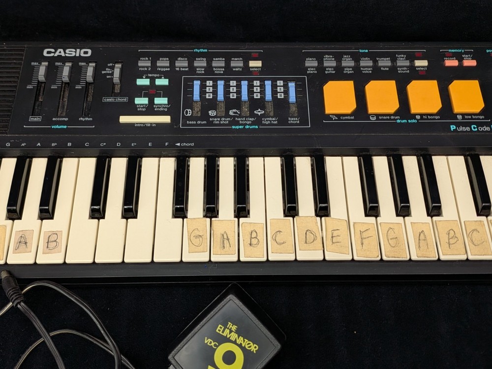 Casio Casiotone MT-220 Keyboard Electronic Piano Synth - Tested Working