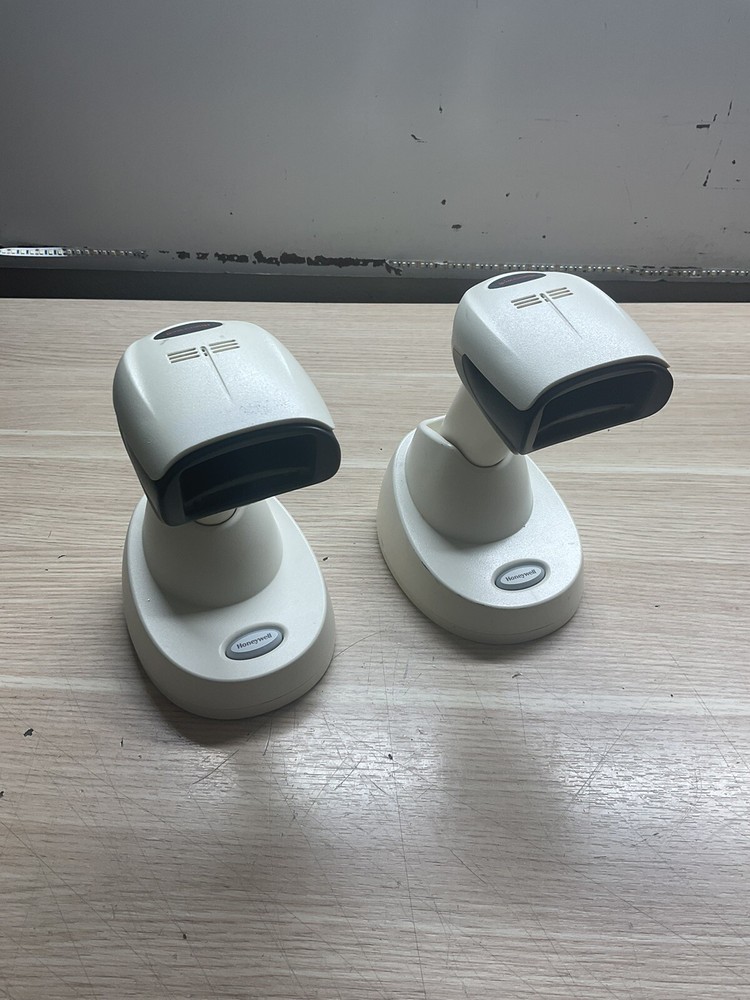 2 / Xenon Model: 1902) Handheld Barcode Scanners / 2 BASES / JUA686