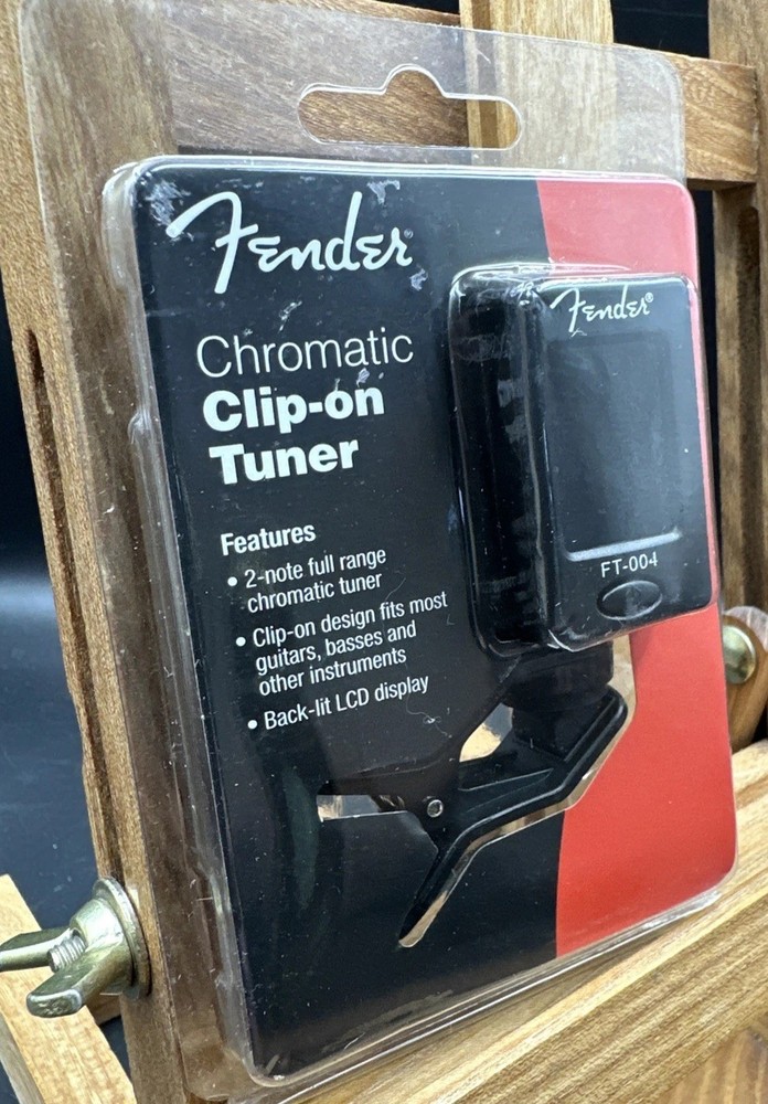 Fender FT-004 Clip-On Chromatic Guitar Tuner.