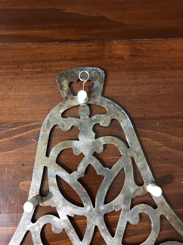 INTERNATIONAL SILVER COMPANY SILVERPLATED BELL-SHAPED TRIVET
