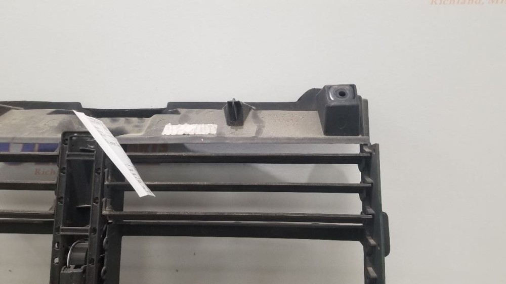 14 DODGE RAM 1500 AIR SHUTTER 3.0L