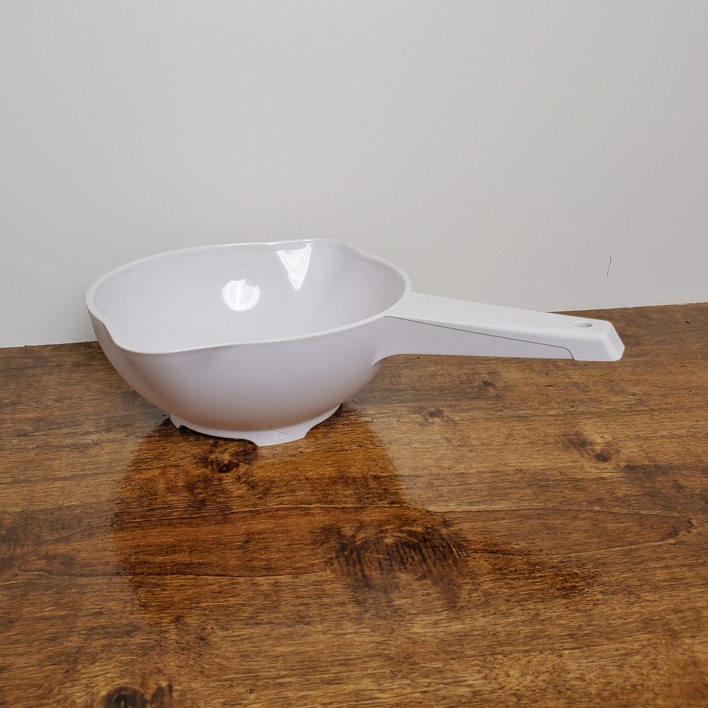 Tupperware Small Strainer Colander with Handle White 1 Quart