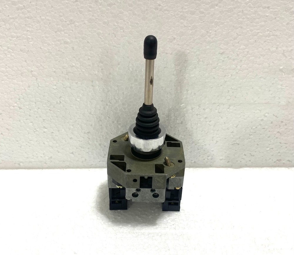 Schneider Electric XD2GA8211 Joystick Controller