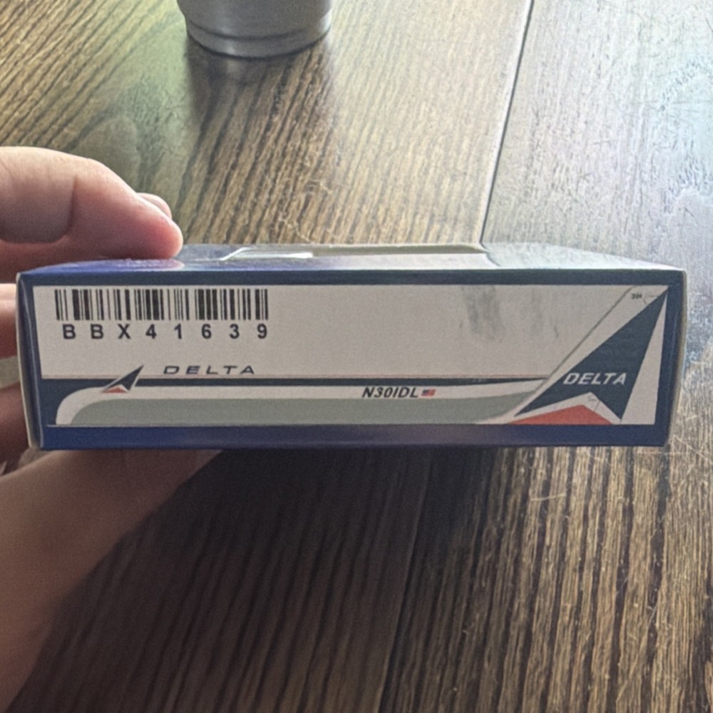Aero Classics 1:400 Delta 737-200